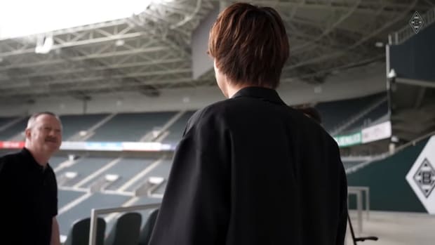 Ko Itakura signs for Borussia Monchengladbach
